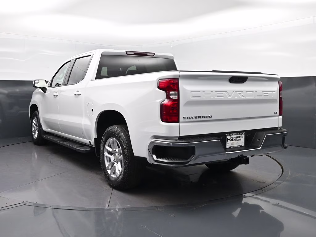 2023 Summit White Chevrolet Silverado 1500 LT 4X4 Truck