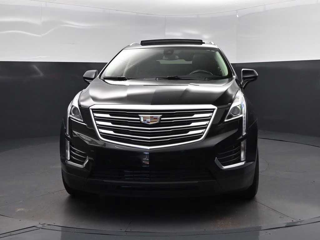 2019 Black Metallic Cadillac XT5 Luxury FWD SUV