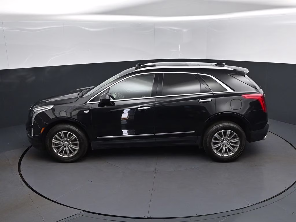 2019 Black Metallic Cadillac XT5 Luxury FWD SUV