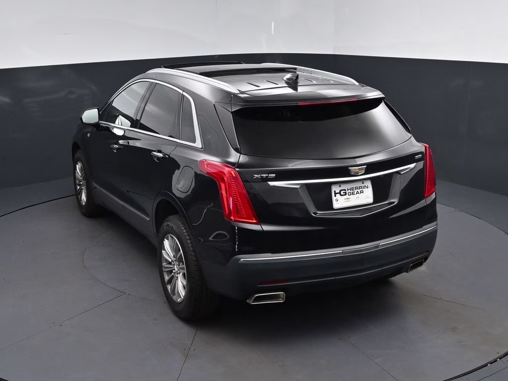 2019 Black Metallic Cadillac XT5 Luxury FWD SUV