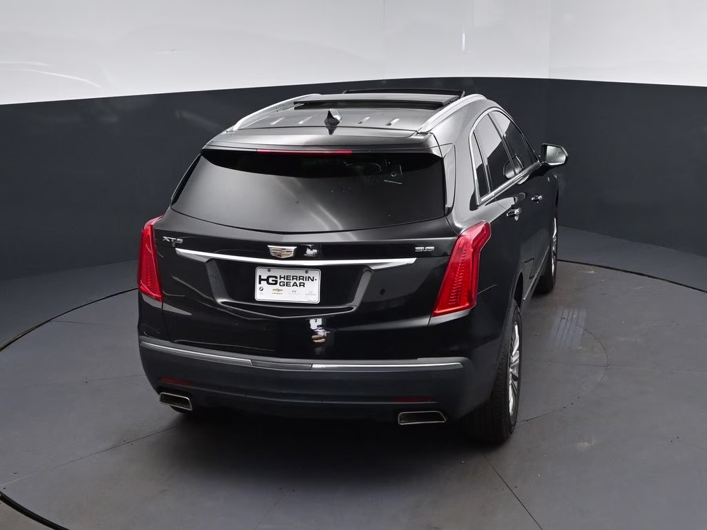 2019 Black Metallic Cadillac XT5 Luxury FWD SUV