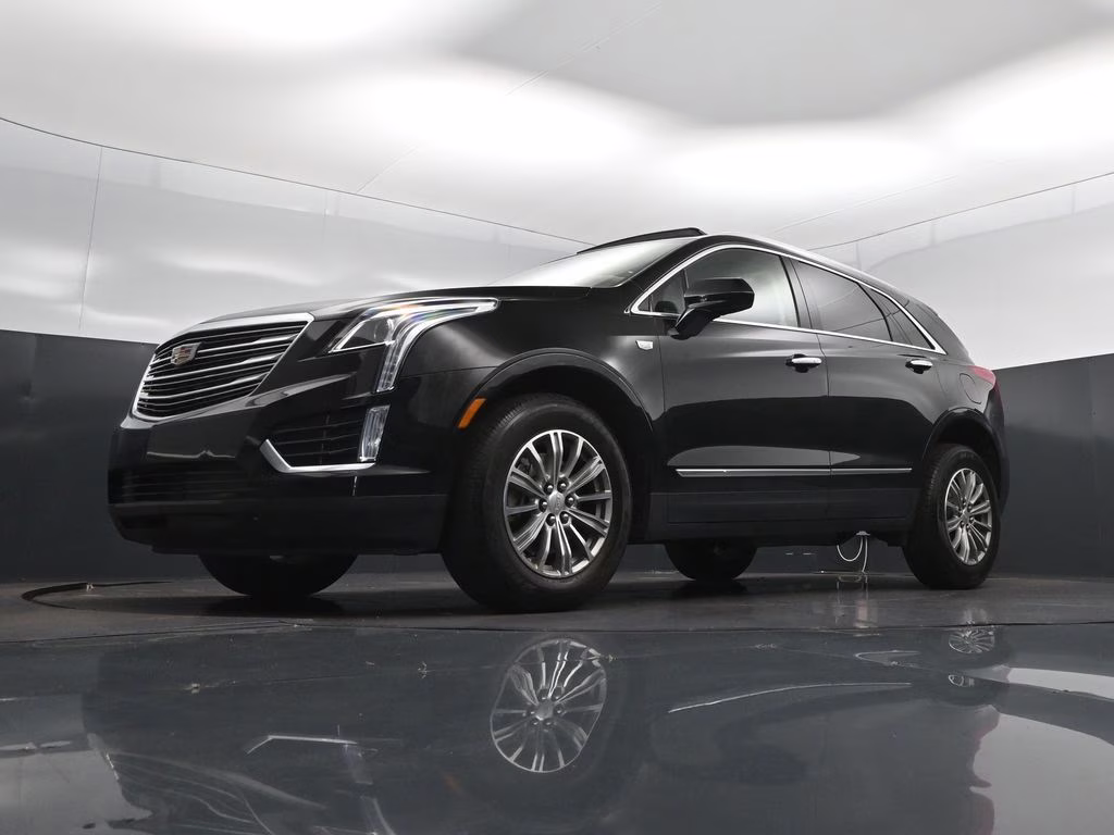 2019 Black Metallic Cadillac XT5 Luxury FWD SUV