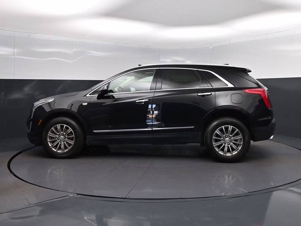 2019 Black Metallic Cadillac XT5 Luxury FWD SUV