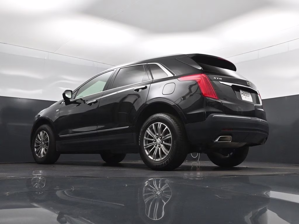 2019 Black Metallic Cadillac XT5 Luxury FWD SUV