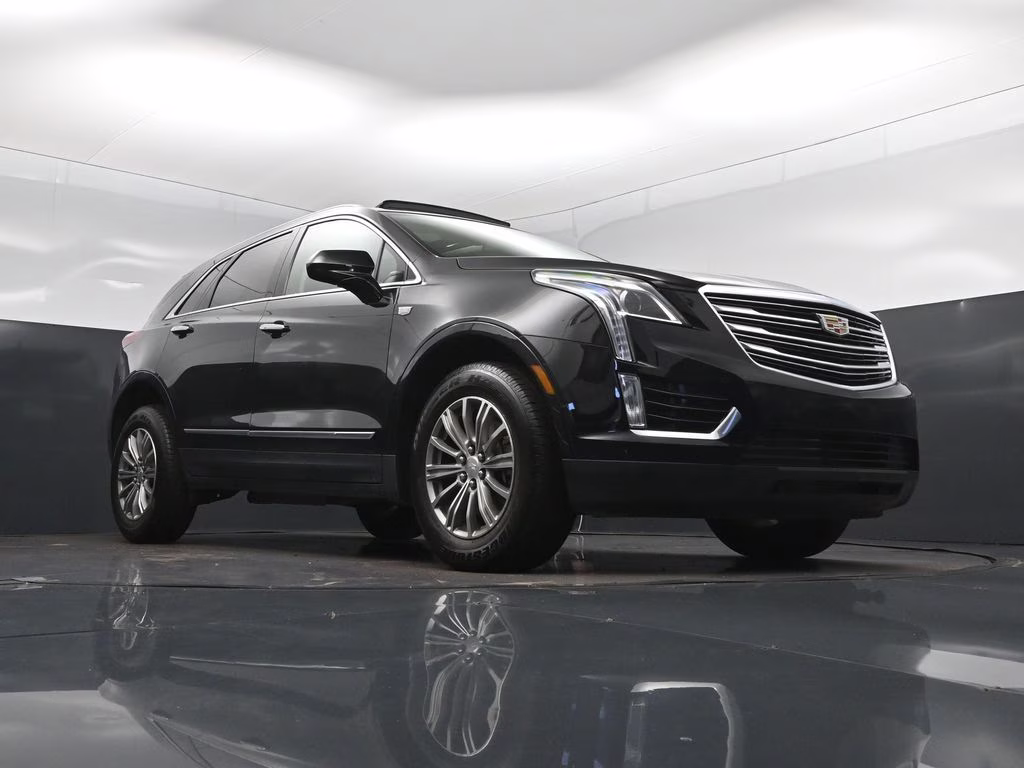 2019 Black Metallic Cadillac XT5 Luxury FWD SUV