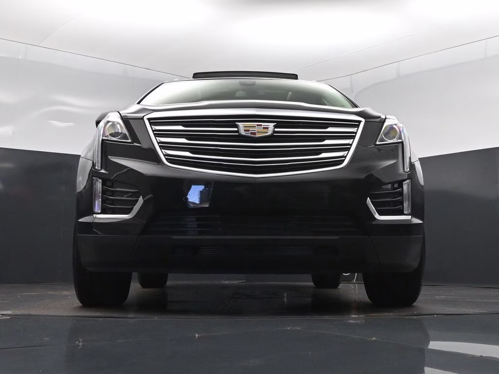 2019 Black Metallic Cadillac XT5 Luxury FWD SUV