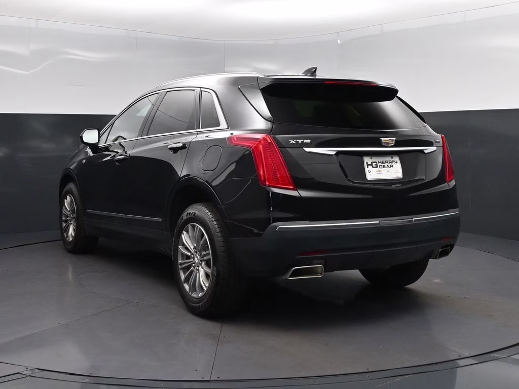 2019 Black Metallic Cadillac XT5 Luxury FWD SUV