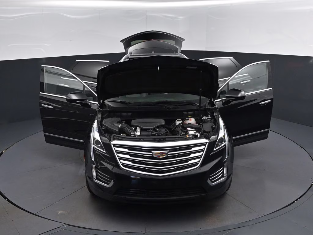 2019 Black Metallic Cadillac XT5 Luxury FWD SUV