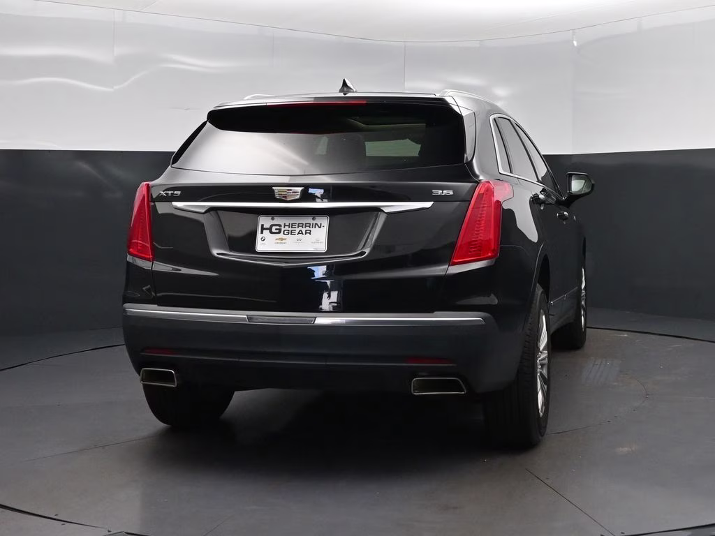 2019 Black Metallic Cadillac XT5 Luxury FWD SUV