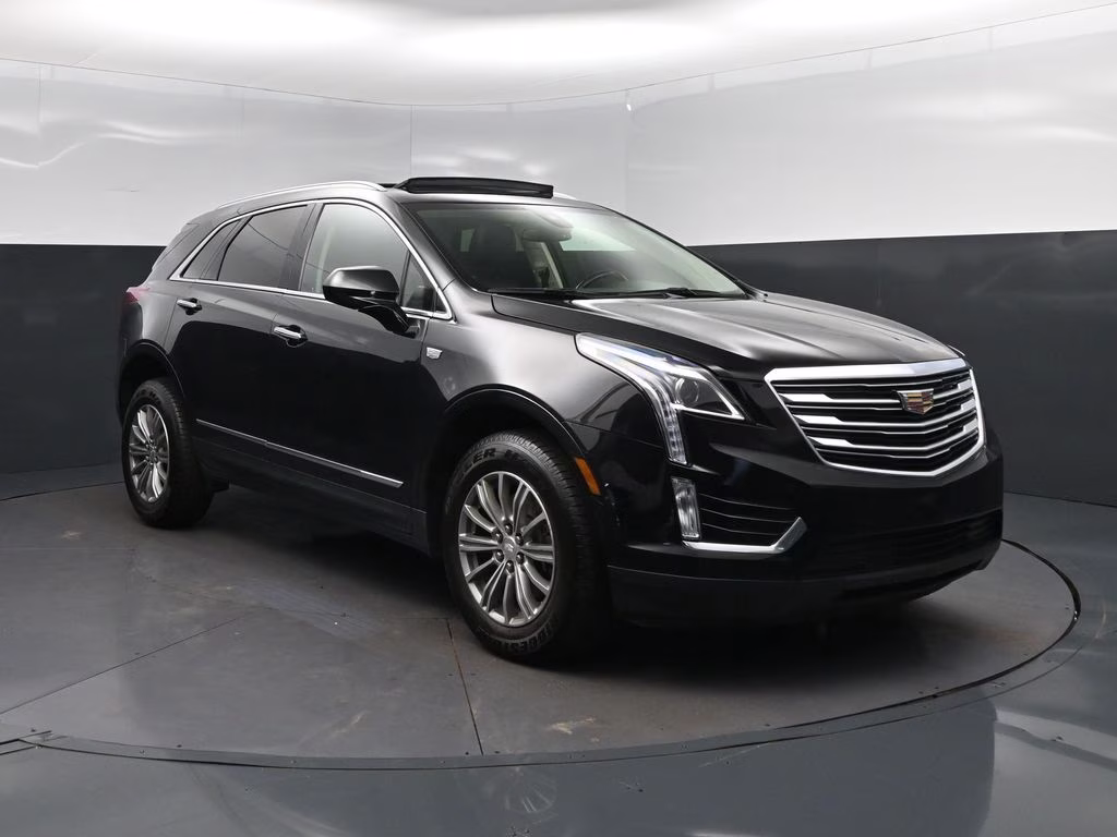 2019 Black Metallic Cadillac XT5 Luxury FWD SUV