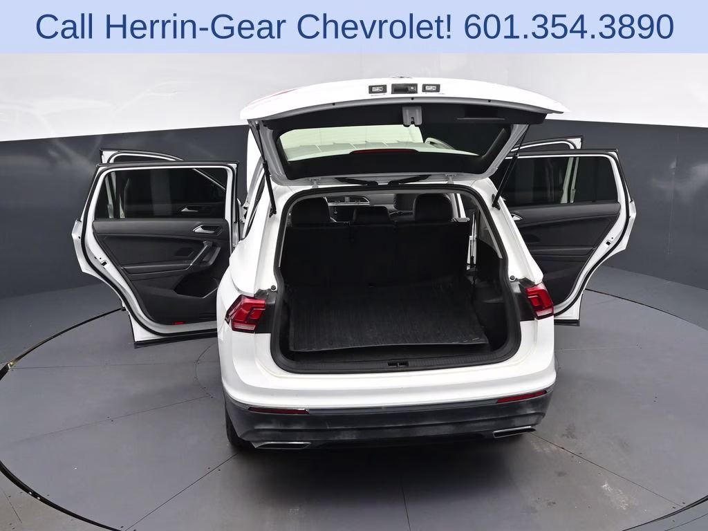 2018 Pure White Volkswagen Tiguan 2.0T SE FWD SUV