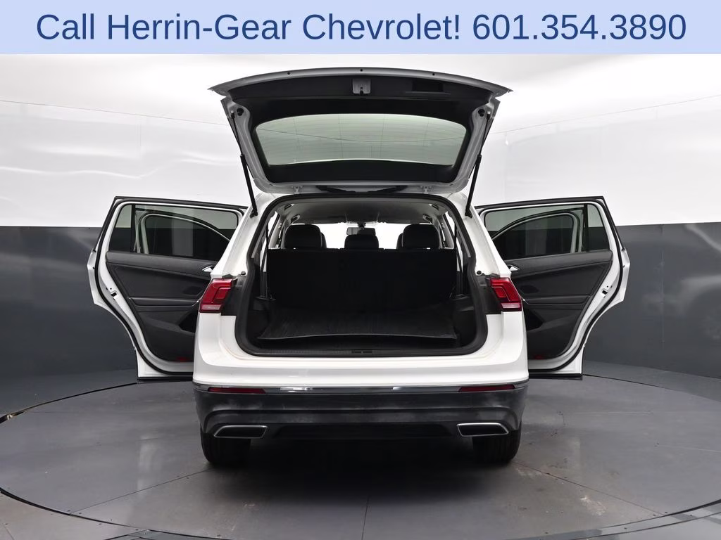 2018 Pure White Volkswagen Tiguan 2.0T SE FWD SUV