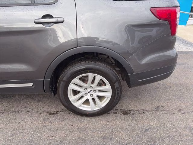 2018 Magnetic Ford Explorer XLT 4X4 SUV