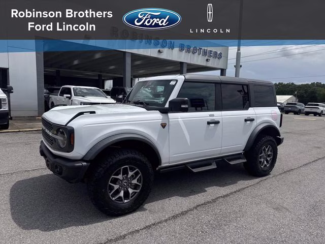 2023 Oxford White Ford Bronco Badlands 4X4 SUV