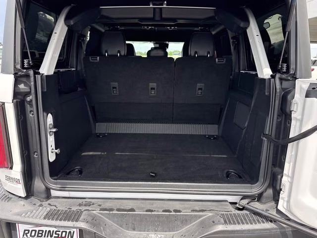 2023 Oxford White Ford Bronco Badlands 4X4 SUV