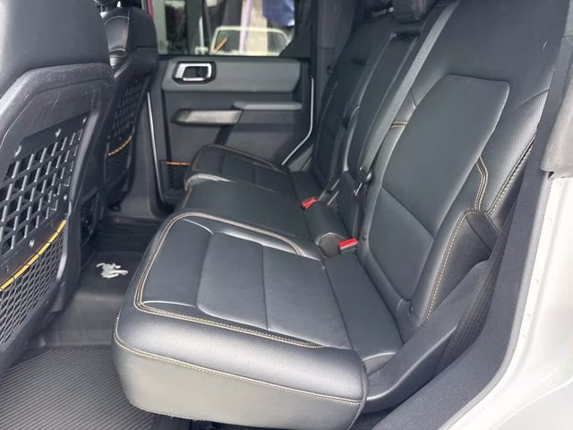 2023 Oxford White Ford Bronco Badlands 4X4 SUV