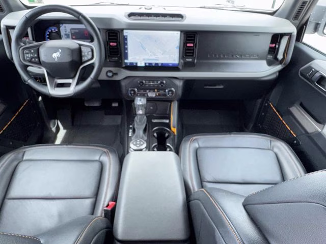 2023 Oxford White Ford Bronco Badlands 4X4 SUV