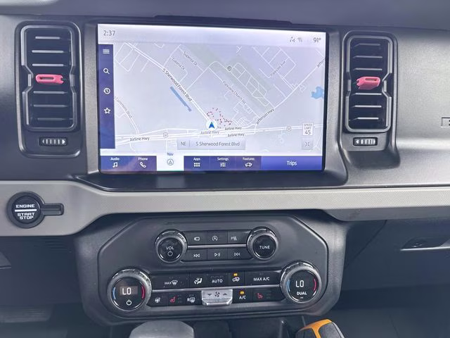 2023 Oxford White Ford Bronco Badlands 4X4 SUV