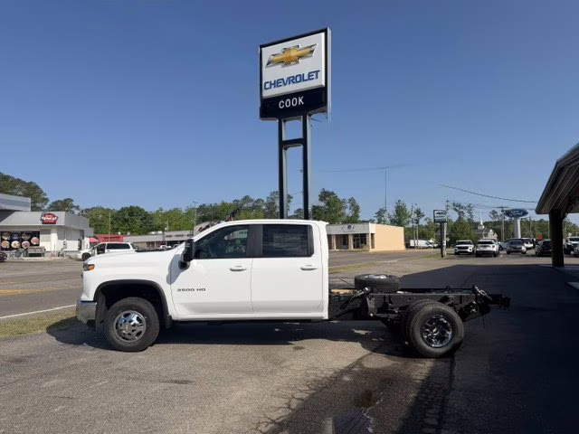 2026 Summit White Chevrolet Silverado 3500 HD Chassis Cab LT 4X4 Truck