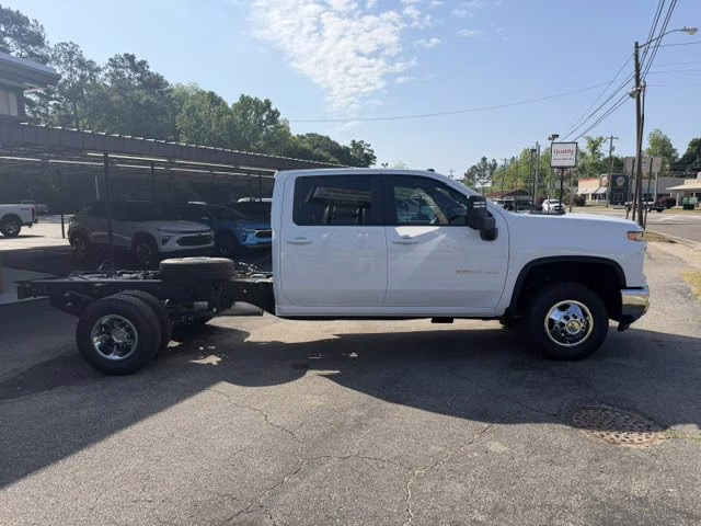 2026 Summit White Chevrolet Silverado 3500 HD Chassis Cab LT 4X4 Truck
