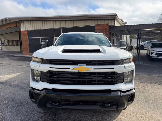 2026 Summit White Chevrolet Silverado 2500 HD Custom 4X4 Truck