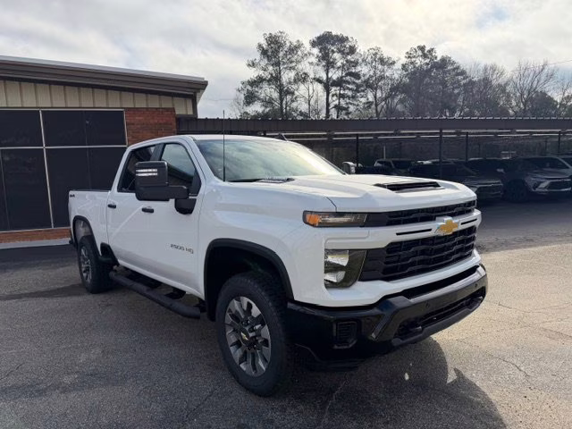 2026 Summit White Chevrolet Silverado 2500 HD Custom 4X4 Truck