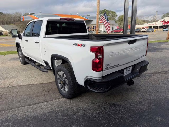 2026 Summit White Chevrolet Silverado 2500 HD Custom 4X4 Truck