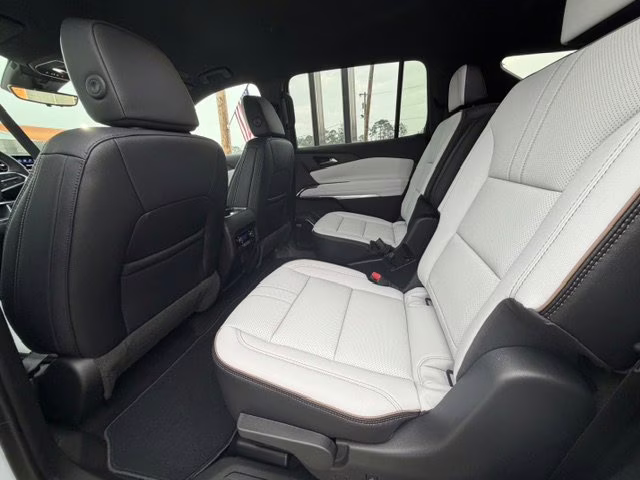 2026 Polar White Tricoat Chevrolet Traverse High Country FWD SUV