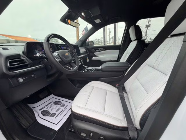 2026 Polar White Tricoat Chevrolet Traverse High Country FWD SUV