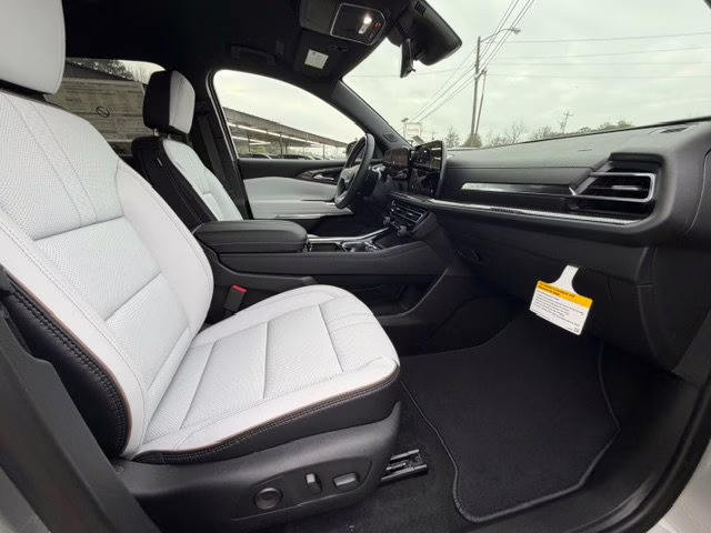2026 Sterling Gray Metallic Chevrolet Traverse High Country FWD SUV