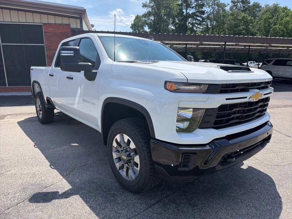 2026 Summit White Chevrolet Silverado 2500HD Custom 4X4 Truck