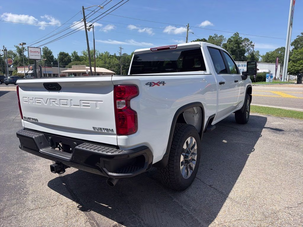 2026 Summit White Chevrolet Silverado 2500HD Custom 4X4 Truck