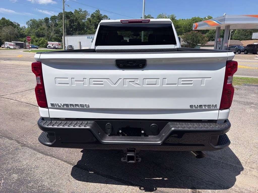 2026 Summit White Chevrolet Silverado 2500HD Custom 4X4 Truck