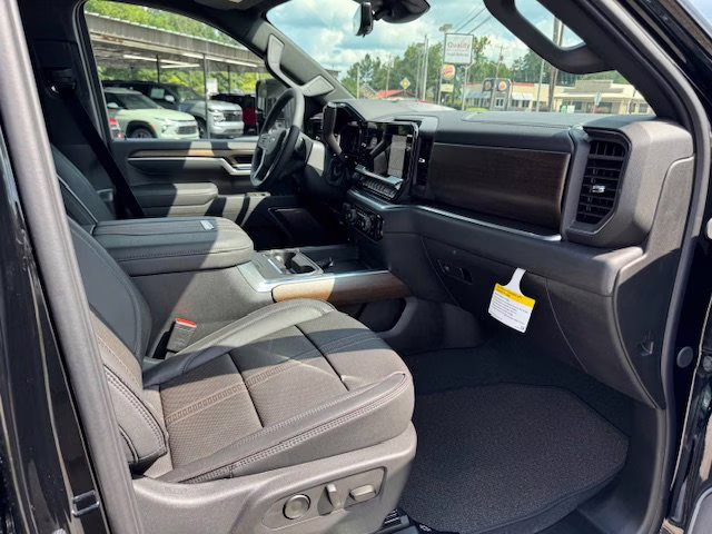 2025 Black Chevrolet Silverado 2500 HD High Country 4X4 Truck