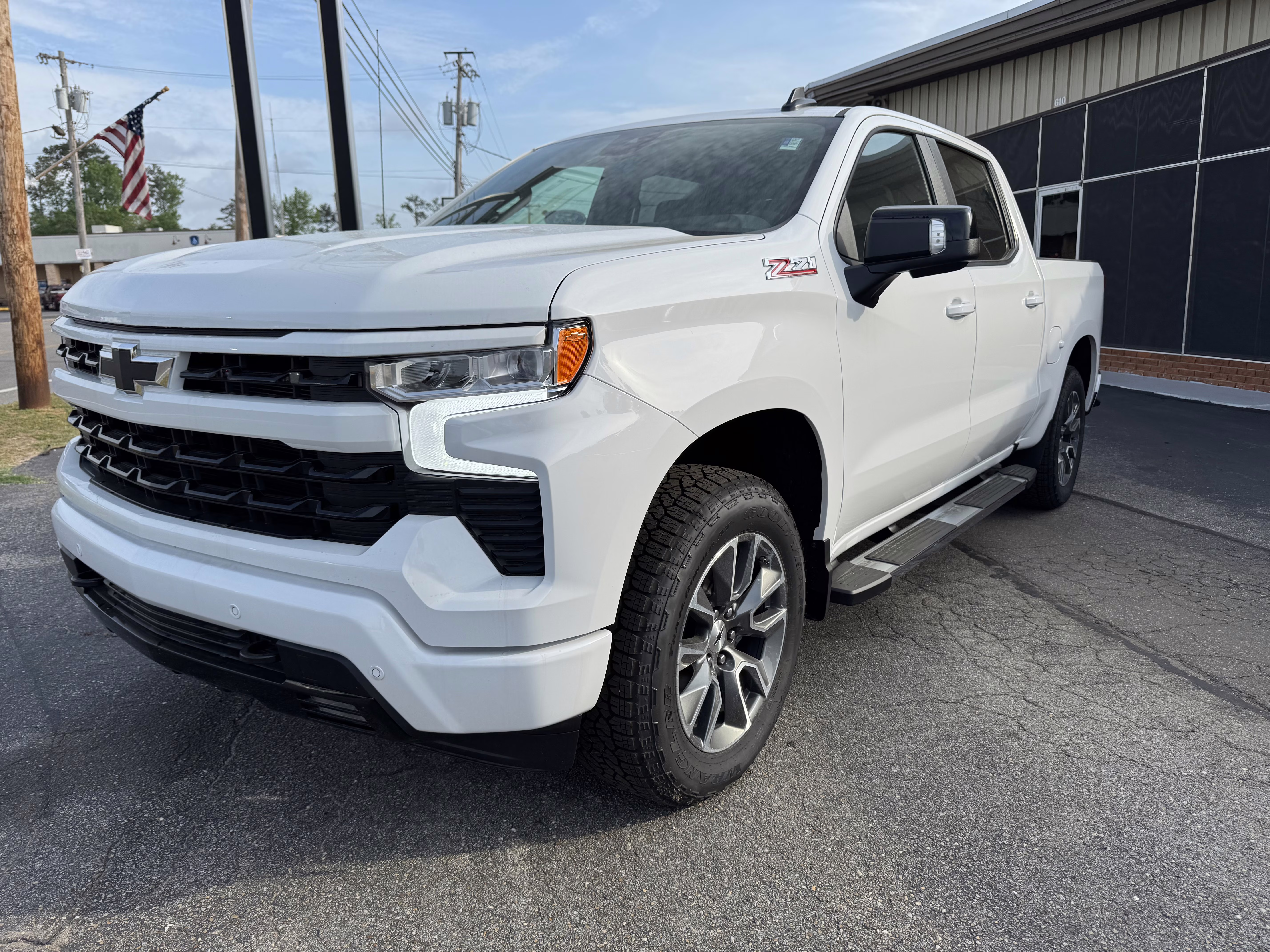 2025 Summit White Chevrolet Silverado 1500 RST 4X4 Truck