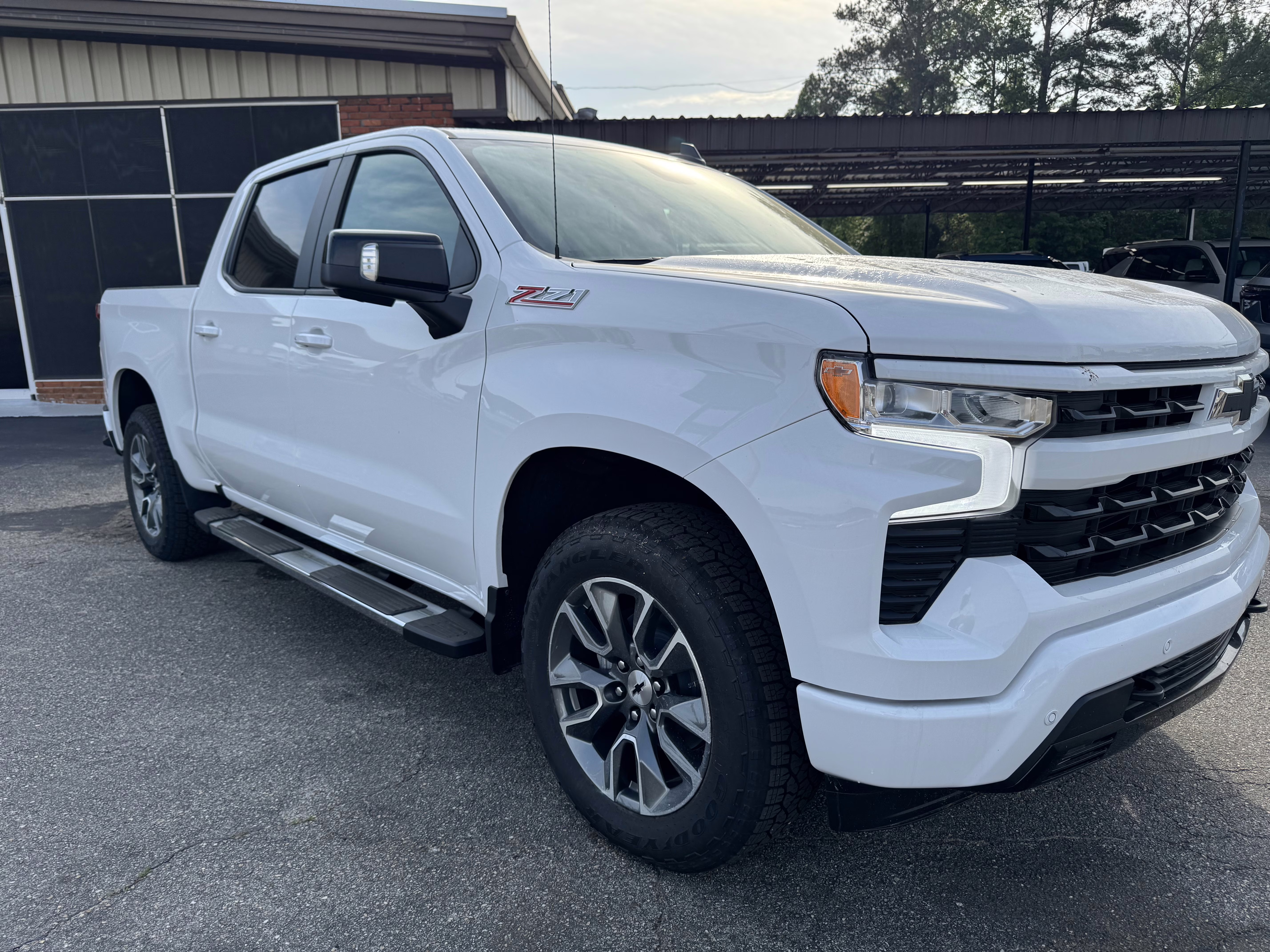 2025 Summit White Chevrolet Silverado 1500 RST 4X4 Truck