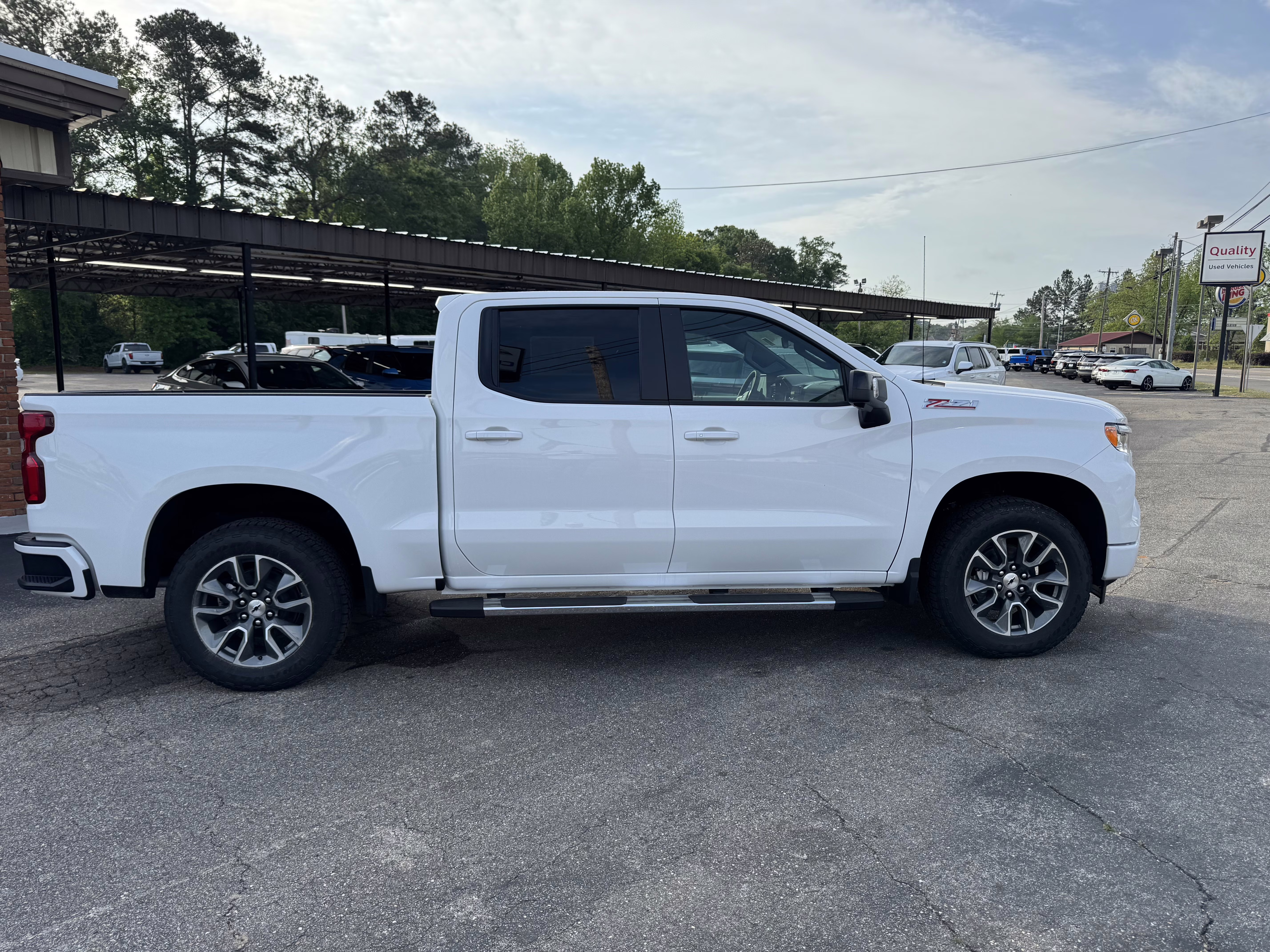 2025 Summit White Chevrolet Silverado 1500 RST 4X4 Truck