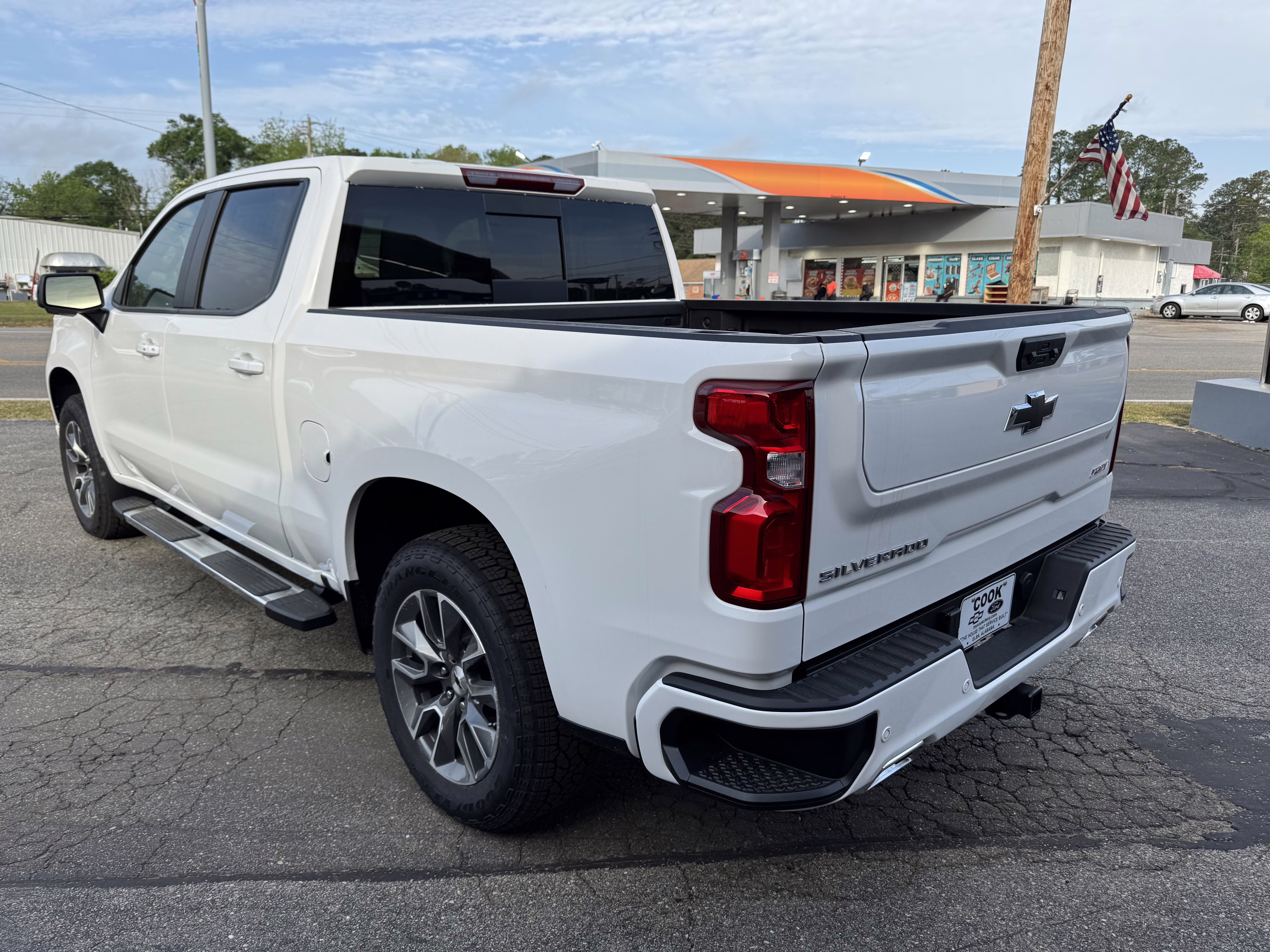 2025 Summit White Chevrolet Silverado 1500 RST 4X4 Truck