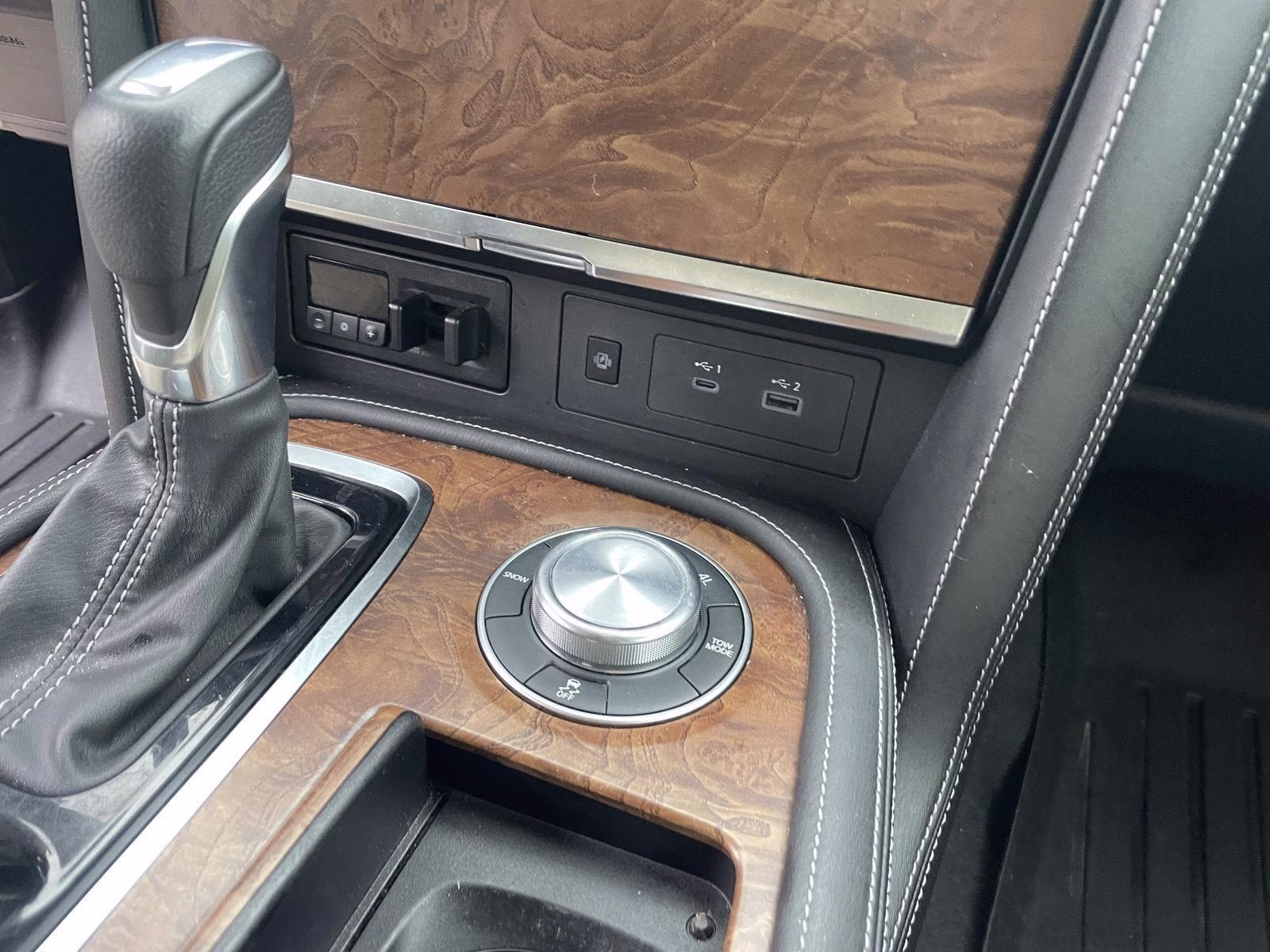 2022 Aspen White TriCoat Pearl Nissan Armada SL 4X4 SUV