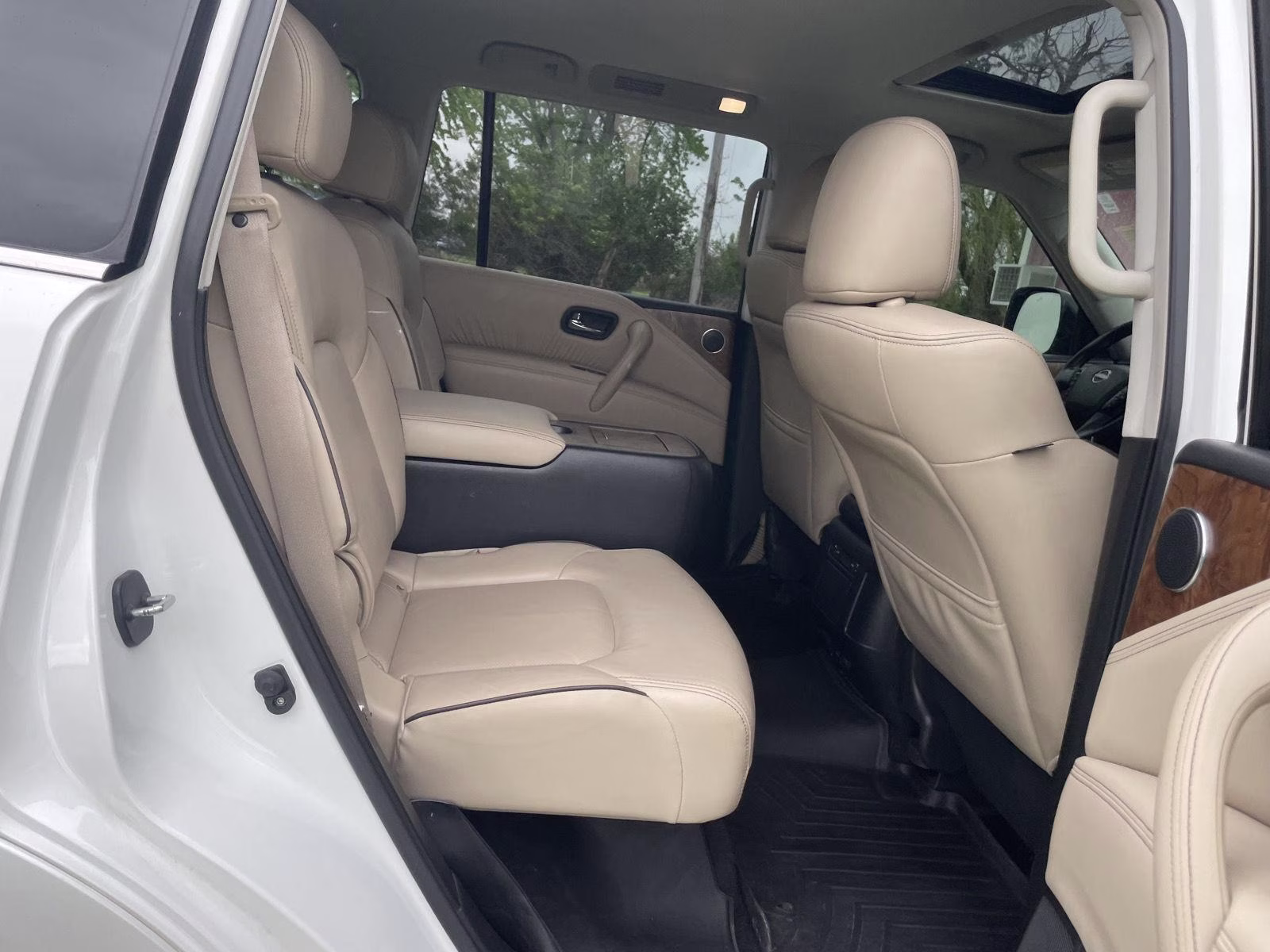 2022 Aspen White TriCoat Pearl Nissan Armada SL 4X4 SUV