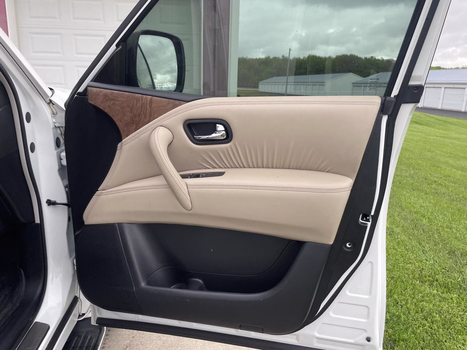 2022 Aspen White TriCoat Pearl Nissan Armada SL 4X4 SUV