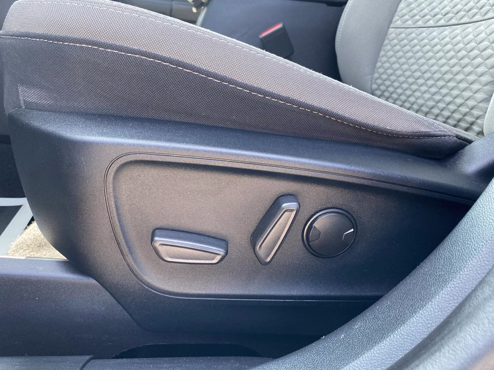 2021 Antimatter Blue Ford Escape SE AWD SUV