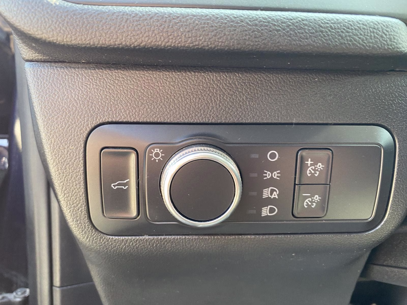 2021 Antimatter Blue Ford Escape SE AWD SUV