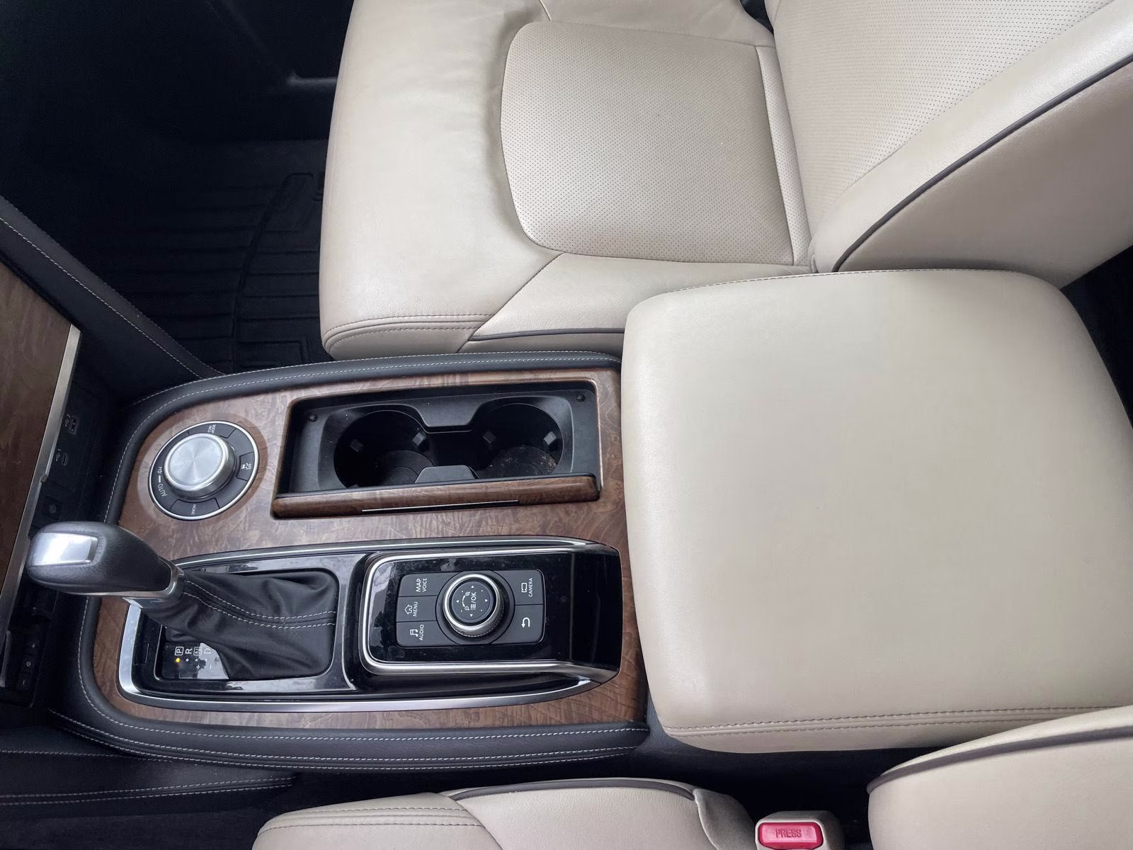 2022 Aspen White TriCoat Pearl Nissan Armada SL 4X4 SUV