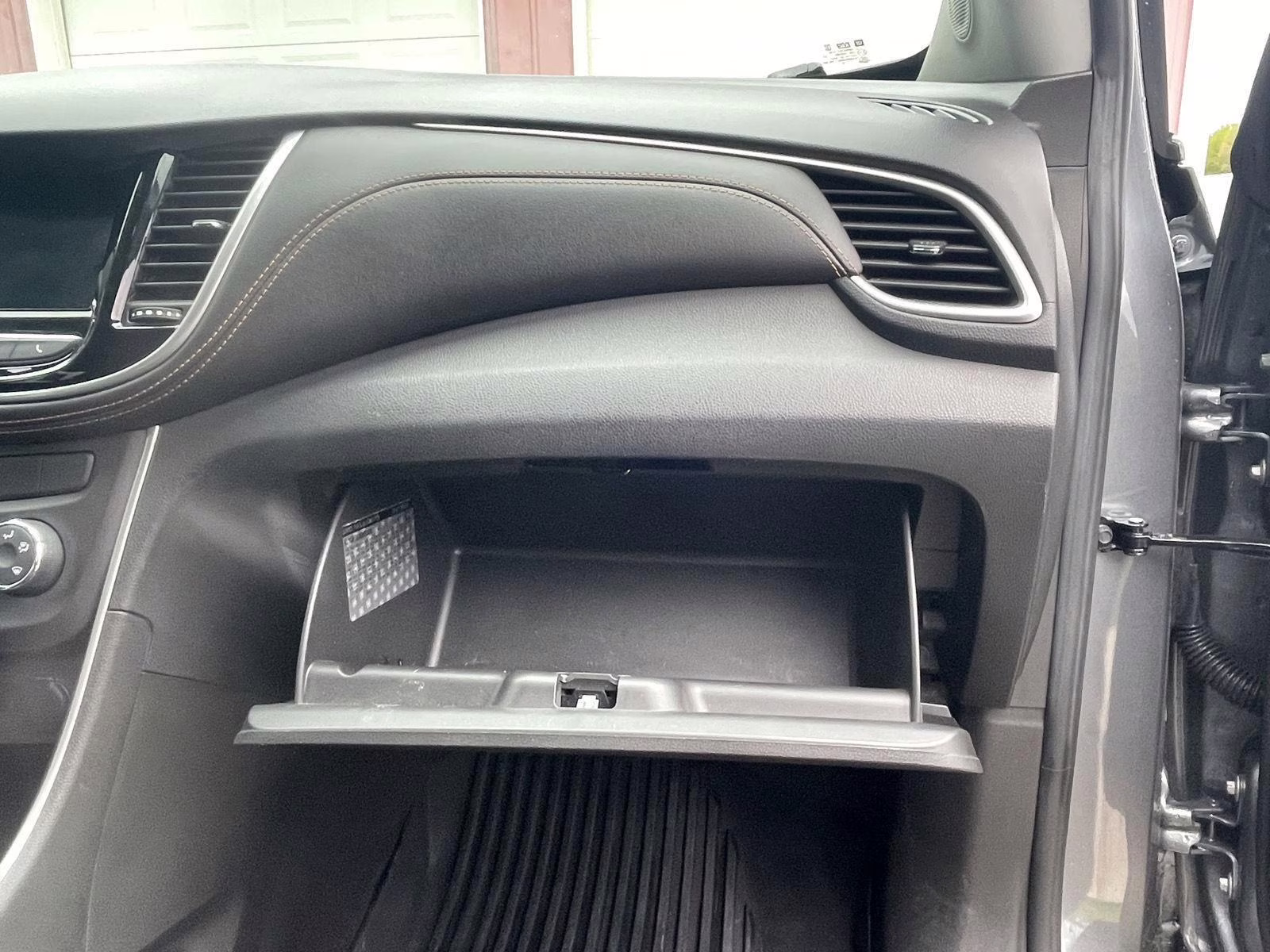 2019 Silver Ice Metallic Chevrolet Trax LT AWD SUV