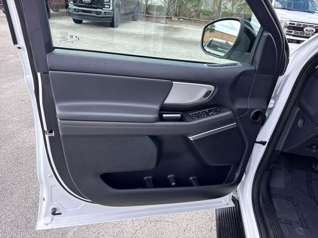 2025 Oxford White Ford Expedition Active RWD SUV