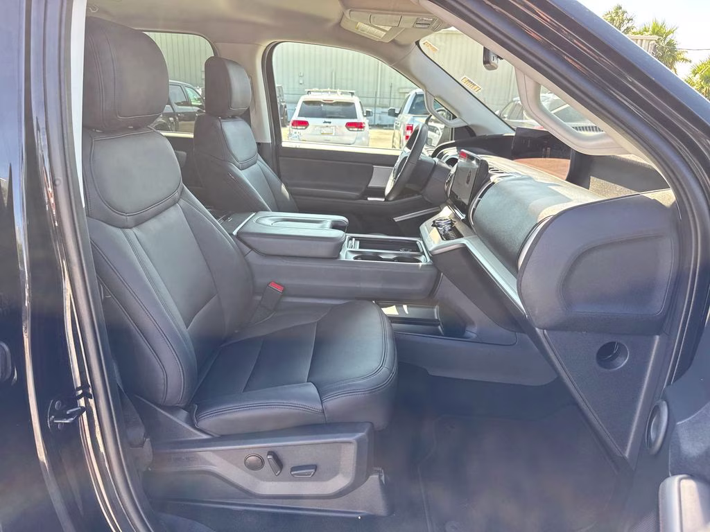 2025 Agate Black Metallic Ford Expedition Active RWD SUV