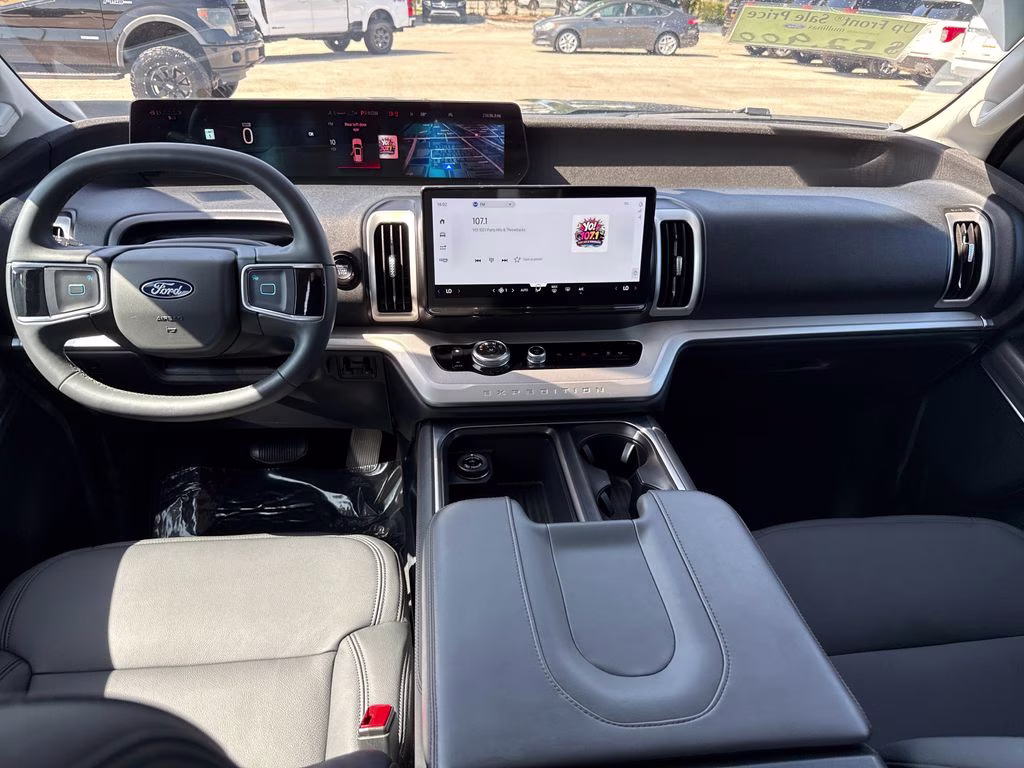 2025 Agate Black Metallic Ford Expedition Active RWD SUV