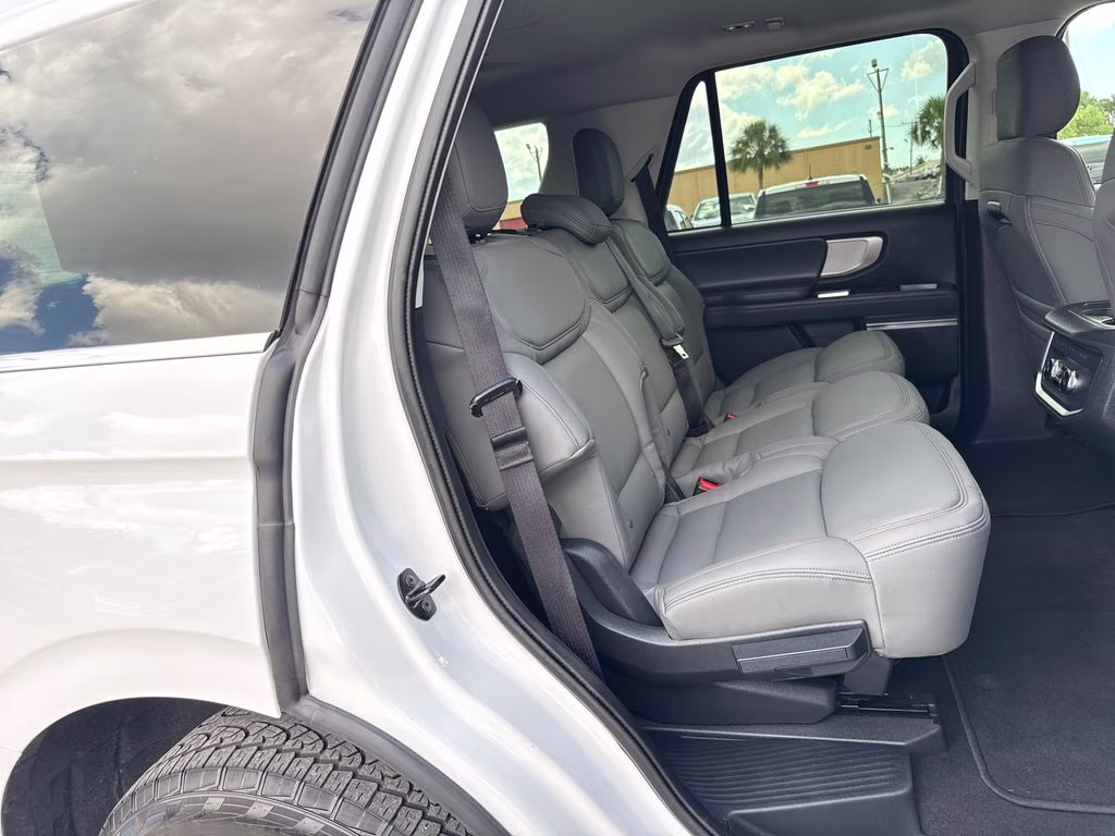 2025 Oxford White Ford Expedition Active RWD SUV