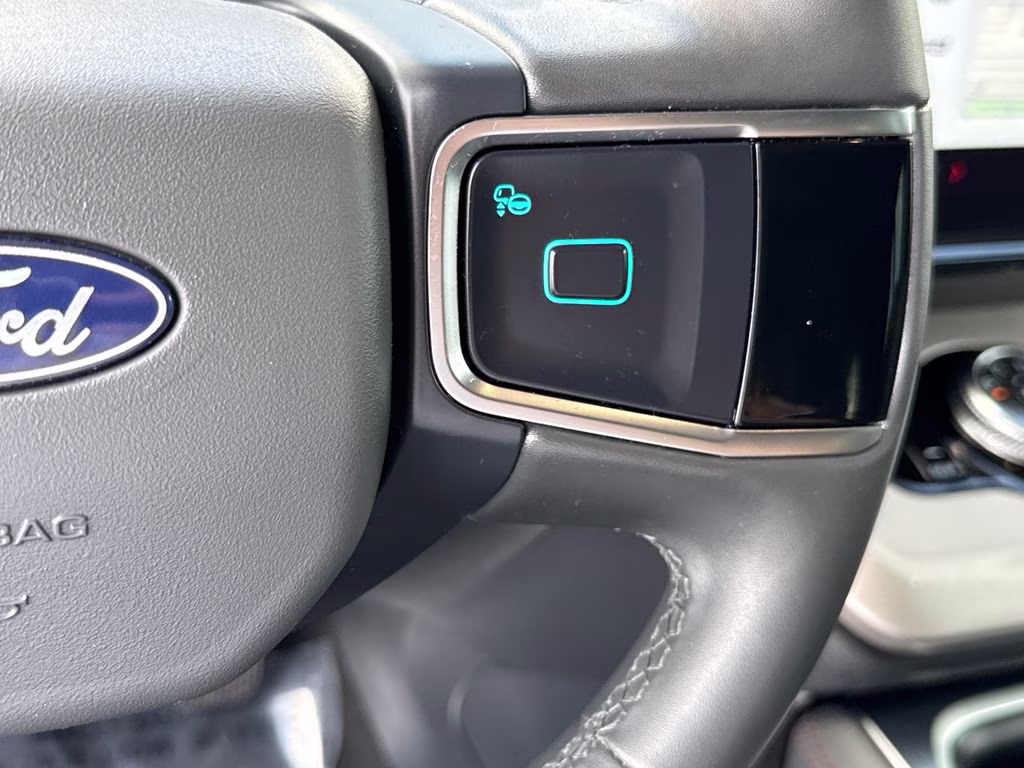 2025 Oxford White Ford Expedition Active RWD SUV